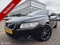 Volvo V70 - 2.0 T5 Momentum Aut/Leder/ECC/CC/PDC