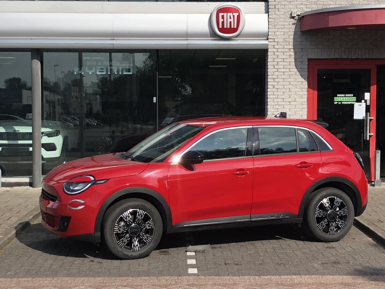 Fiat 600 - 1.2 145 pk Hybrid Icon AUTOMAAT|NAVI|CLIMATE|APPLE/ANDROID|PDC|17" - AutoWereld.nl