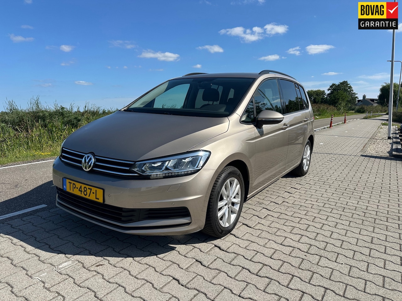 Volkswagen Touran - 1.4 TSI Highline Edition R 7p 1.4 TSI Highline Edition R 7p, Trekhaak, Carplay, Cruisecontrol, PDC, Stoelverwarming - AutoWereld.nl