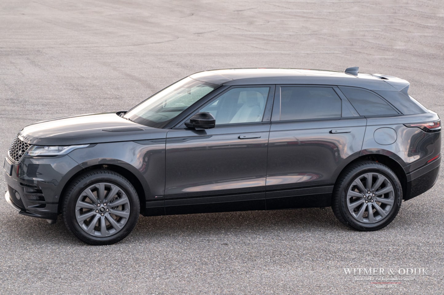 Land Rover Range Rover Velar - 2.0 P400e R-dynamic, panodak - AutoWereld.nl