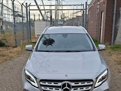 Mercedes-Benz GLA-Klasse - 180 Premium Plus