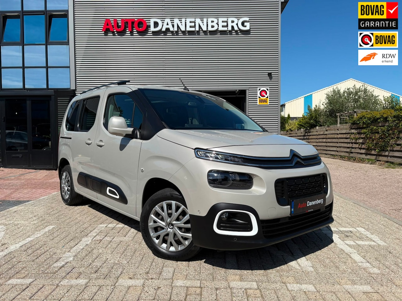 Citroën Berlingo - 1.2 PureTech Shine AUTOMAAT! - AutoWereld.nl