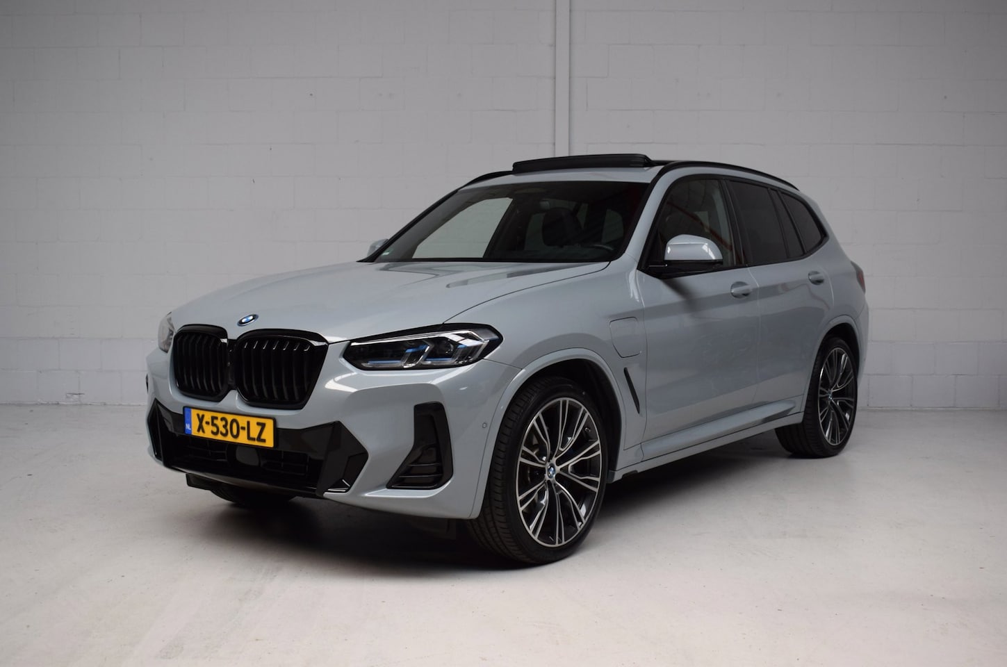 BMW X3 - XDrive30e M-SPORT ORG.NED / LASER / PANORAMADAK / EL.TREKHAAK / VIRTUAL / NAP / SFEERVERLI - AutoWereld.nl