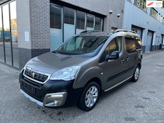 Peugeot Partner Tepee - 1.2 PureTech Active 111DKM Boekjes