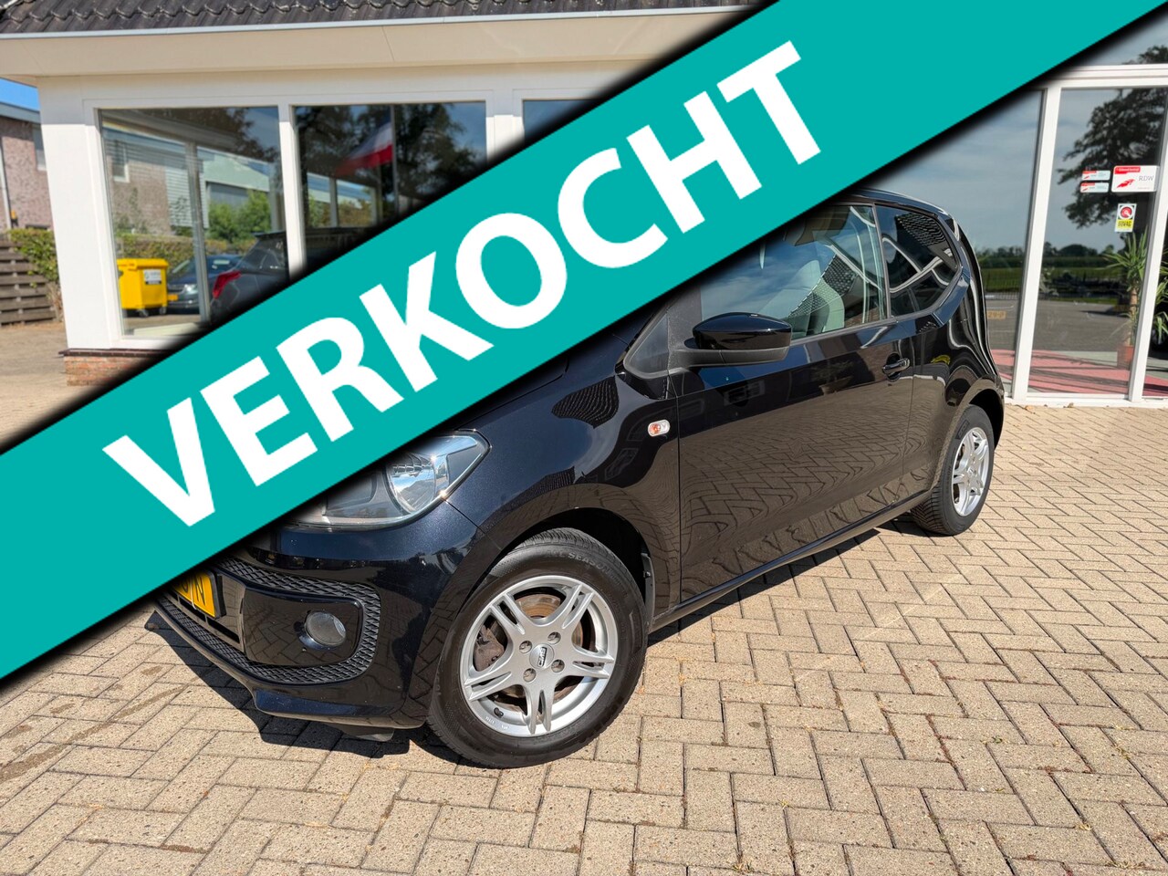 Volkswagen Up! - 1.0 move up!/ Stoel verwarming/ Cruise/ Sensoren/ Airco/ Nieuw APK - AutoWereld.nl