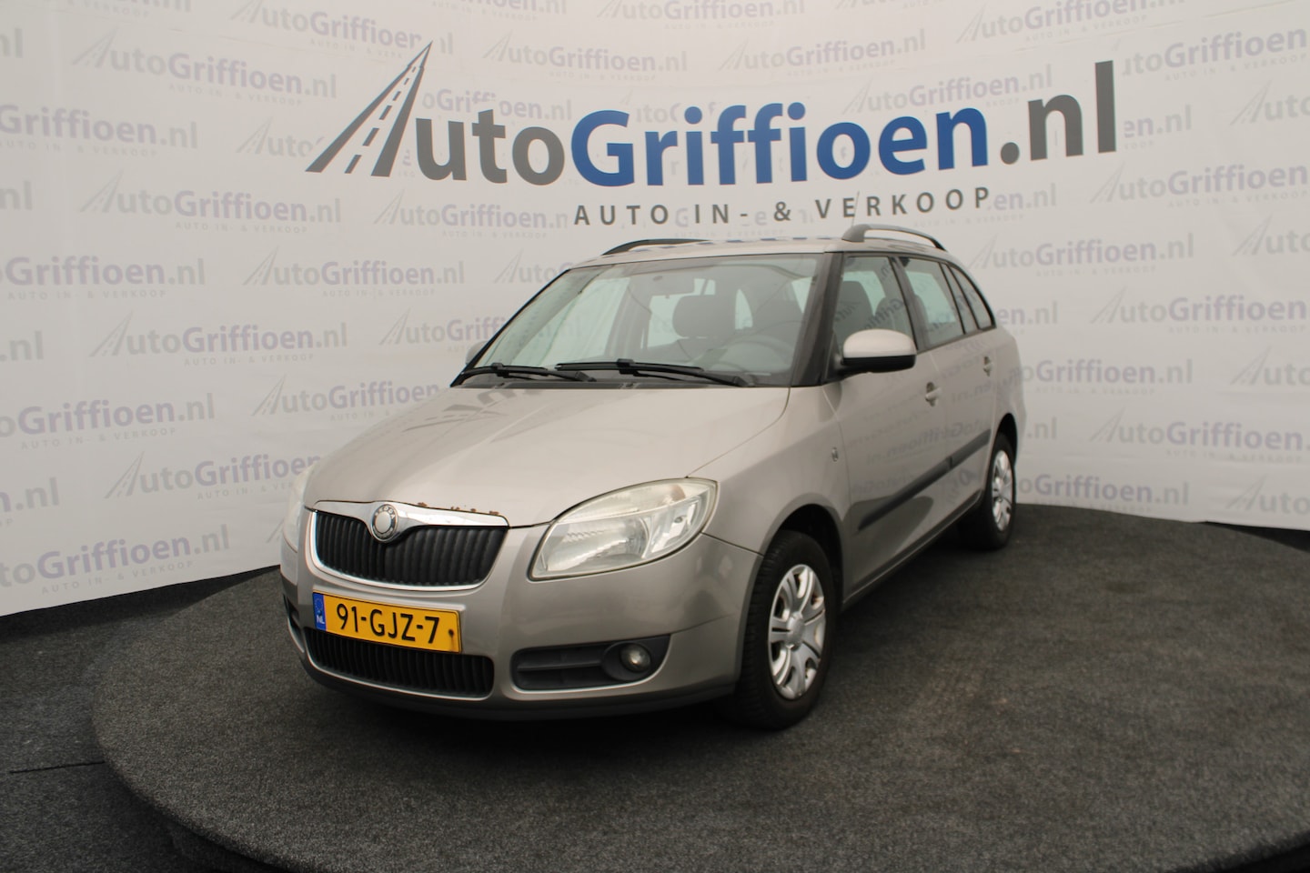 Skoda Fabia Combi - 1.4-16V Ambiente nette stationcar met nieuwe APK bij aflevering - AutoWereld.nl