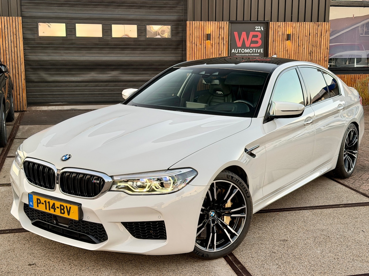 BMW M5 - 5-serie Volledig onderhouden en Bomvol opties! - AutoWereld.nl