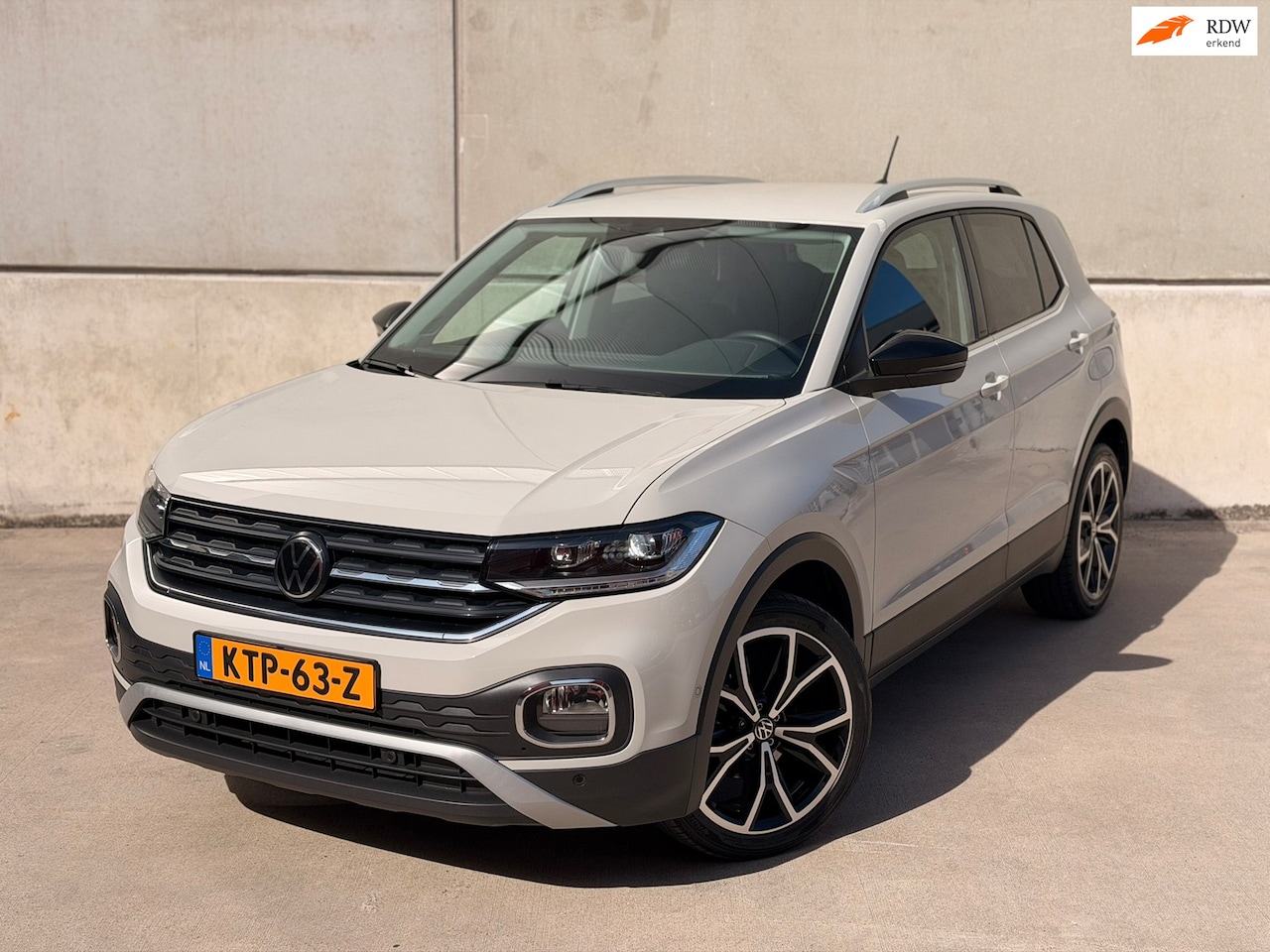 Volkswagen T-Cross - 1.5 TSI DSG 18'' Camera Virtual Trekhaak CarPlay ACC - AutoWereld.nl