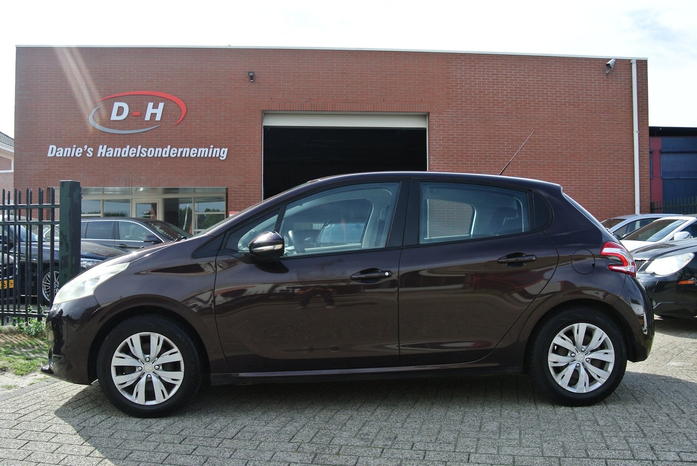Peugeot 208 - 1.2 VTi Active inruil mogelijk nap - AutoWereld.nl