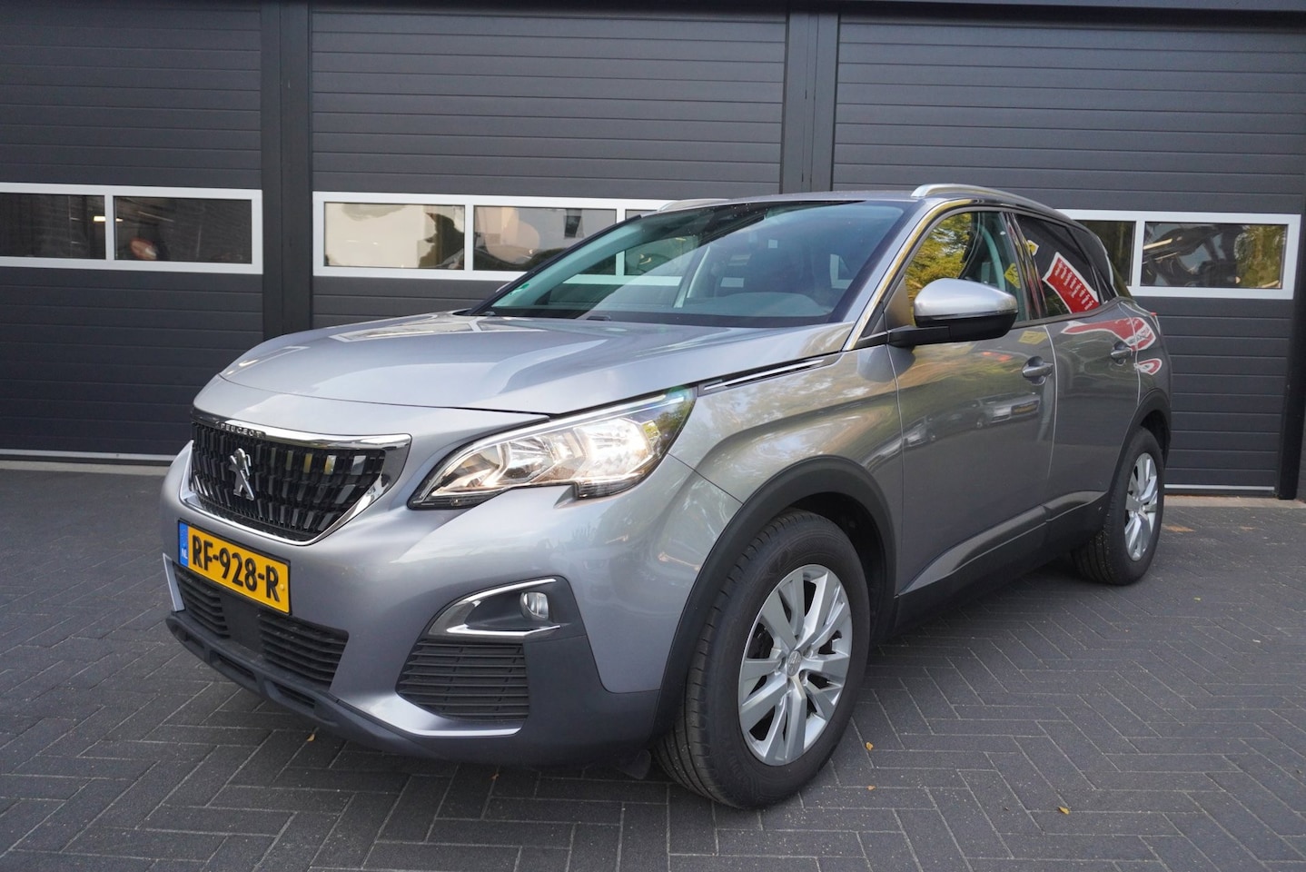Peugeot 3008 - 1.2 PureTech Climate Control/Cruise/Navi/Carplay/Trekhaak/Park.sensoren - AutoWereld.nl