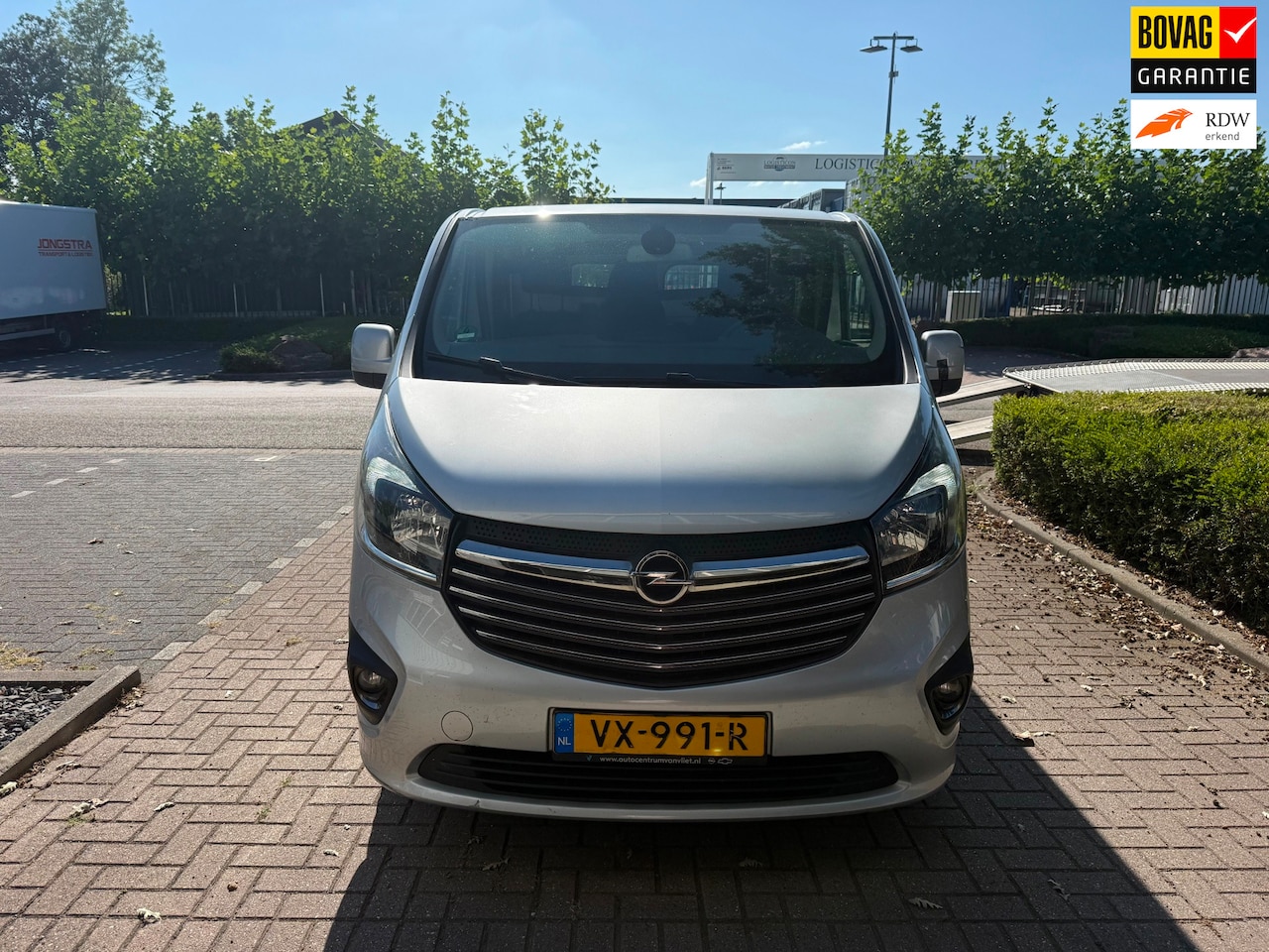 Opel Vivaro - 1.6 CDTI L2H1 Sport EcoFlex ZILVER ‘16 - AutoWereld.nl