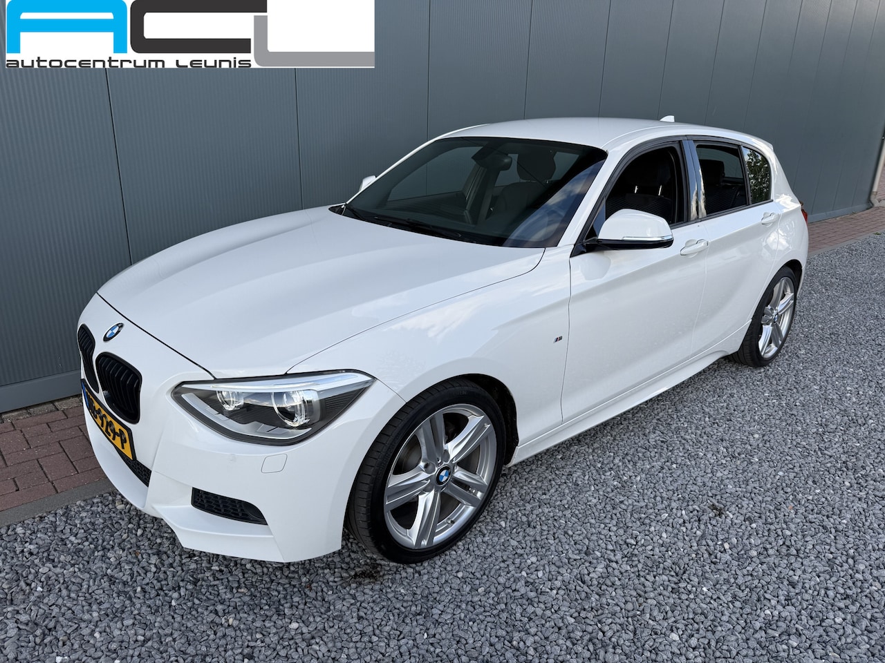 BMW 1-serie - 116i 136pk Limited M-Sportpakket 5-drs - AutoWereld.nl