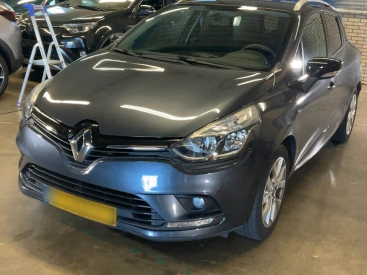 Renault Clio Estate - 0.9 TCe Limited 90 pk (2018) | Navi | Keyless | PDC | Cruise | Bluetooth + DAB | LED | NAP - AutoWereld.nl