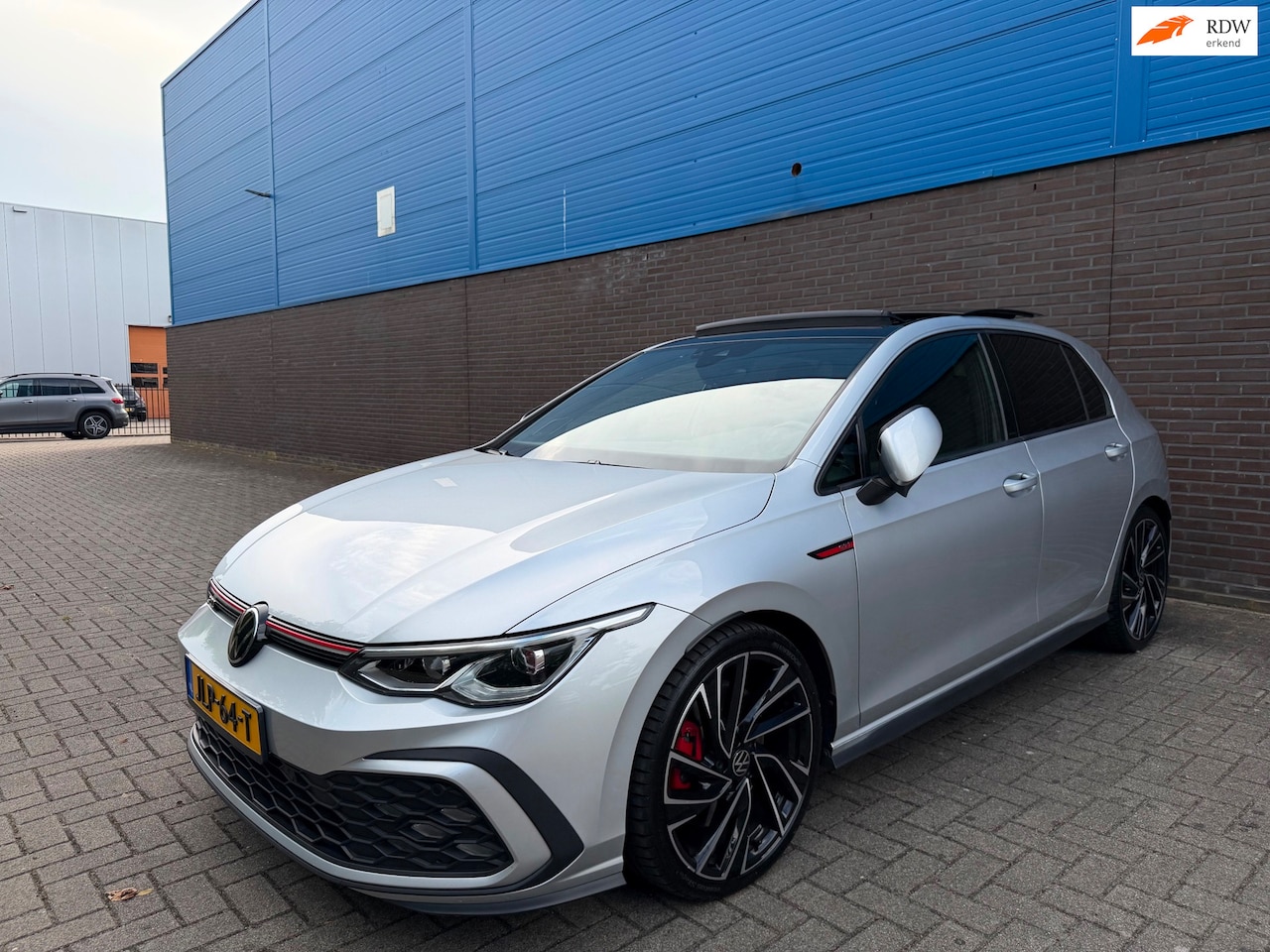 Volkswagen Golf - 2.0 TSI GTI | Pano | H&K | Sfeerverlichting | Dealer OH | 19” LM Velgen | Dodehoekdetectie - AutoWereld.nl