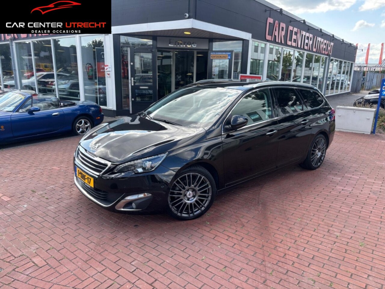Peugeot 308 SW - 1.2 e-THP Première pano trekhaak navi airco - AutoWereld.nl