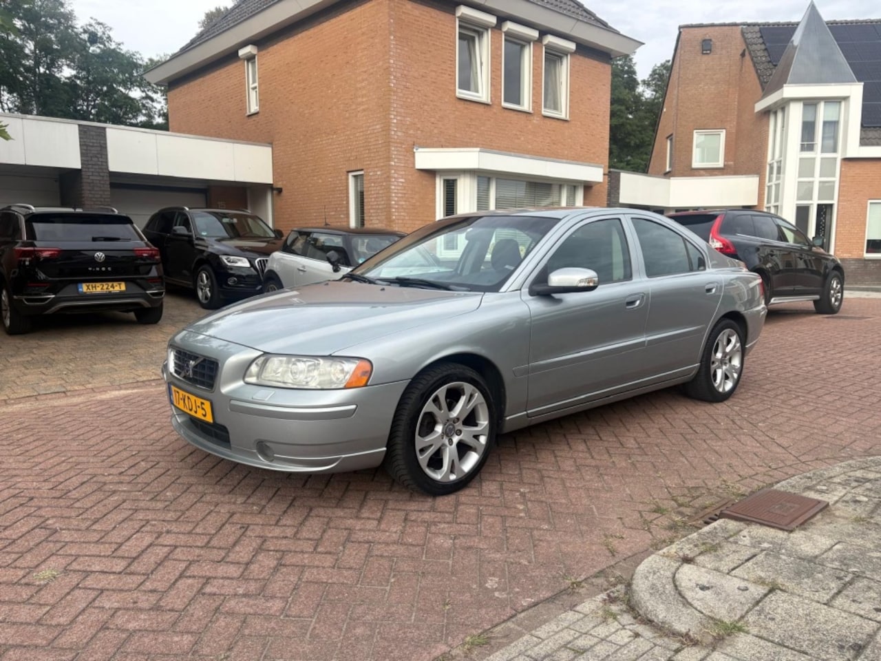 Volvo S60 - 2.4D Drivers Edition I Volledig aantoonbaar onderhoud - AutoWereld.nl