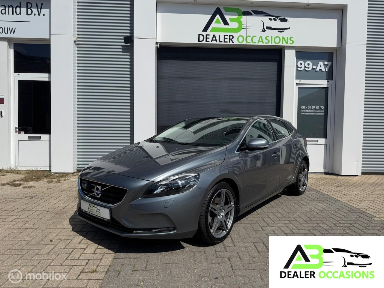 Volvo V40 - 1.6 T3 Summum Climate/Leder Int/Led/Navi - AutoWereld.nl