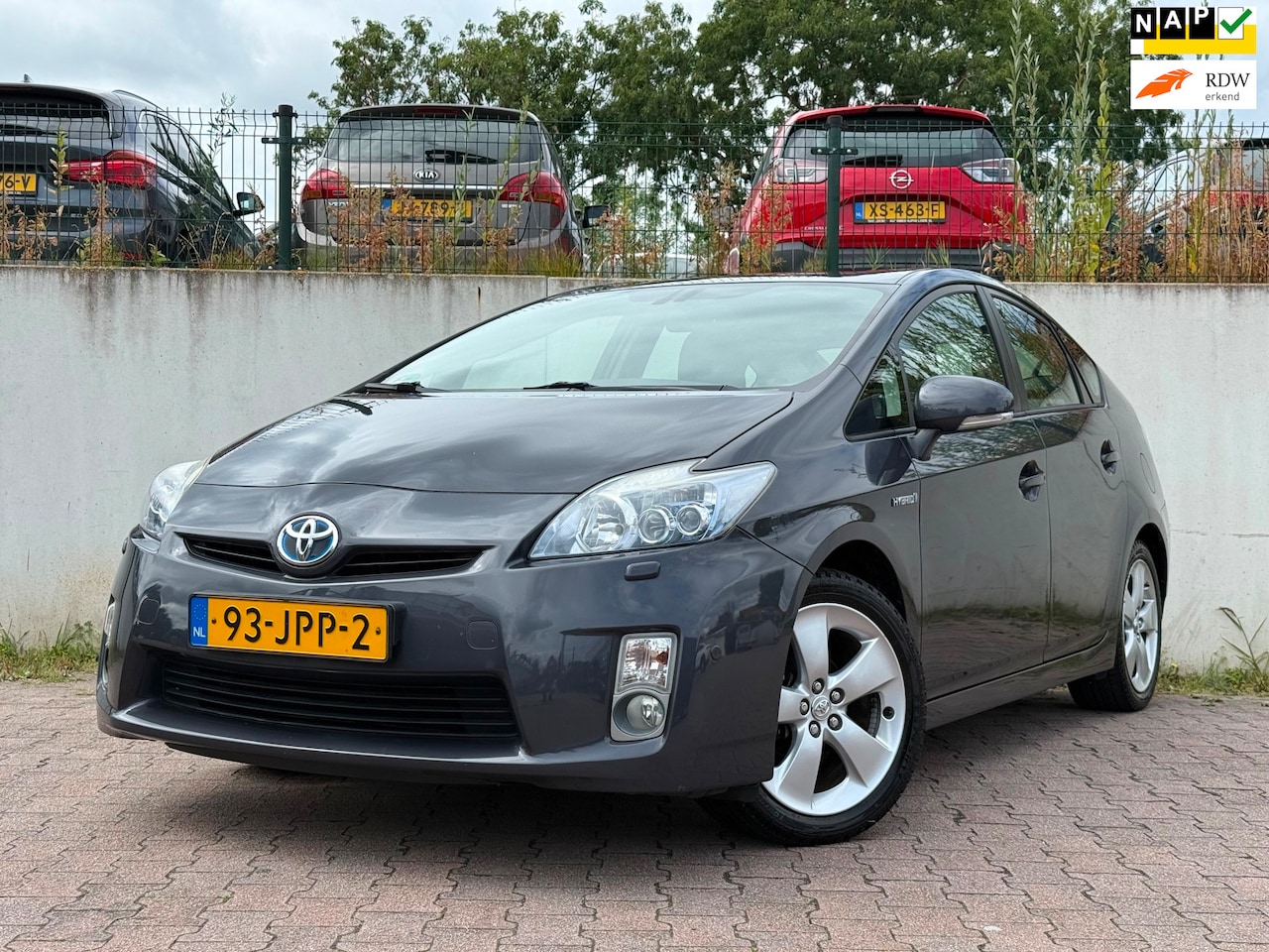 Toyota Prius - 1.8 Dynamic/DEALER ONDERHOUDEN/CAMERA/PDC/NAVI/CLIMA/AUTOMAAT/NETTE AUTO/ - AutoWereld.nl