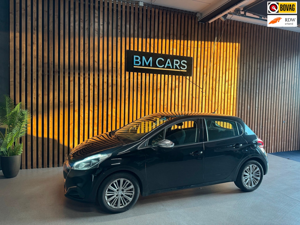 Peugeot 208 - 1.2 PureTech GT-line Airco,Navi, Pdc - AutoWereld.nl