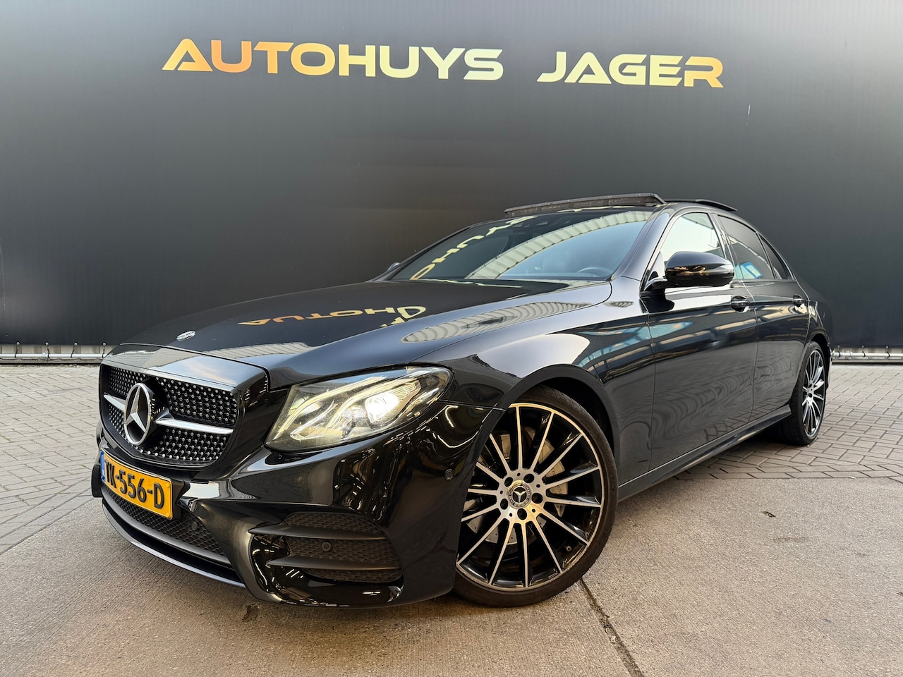 Mercedes-Benz E-klasse - 200 AMG Pano Burmester Hud Camera Sfeer 360 - AutoWereld.nl