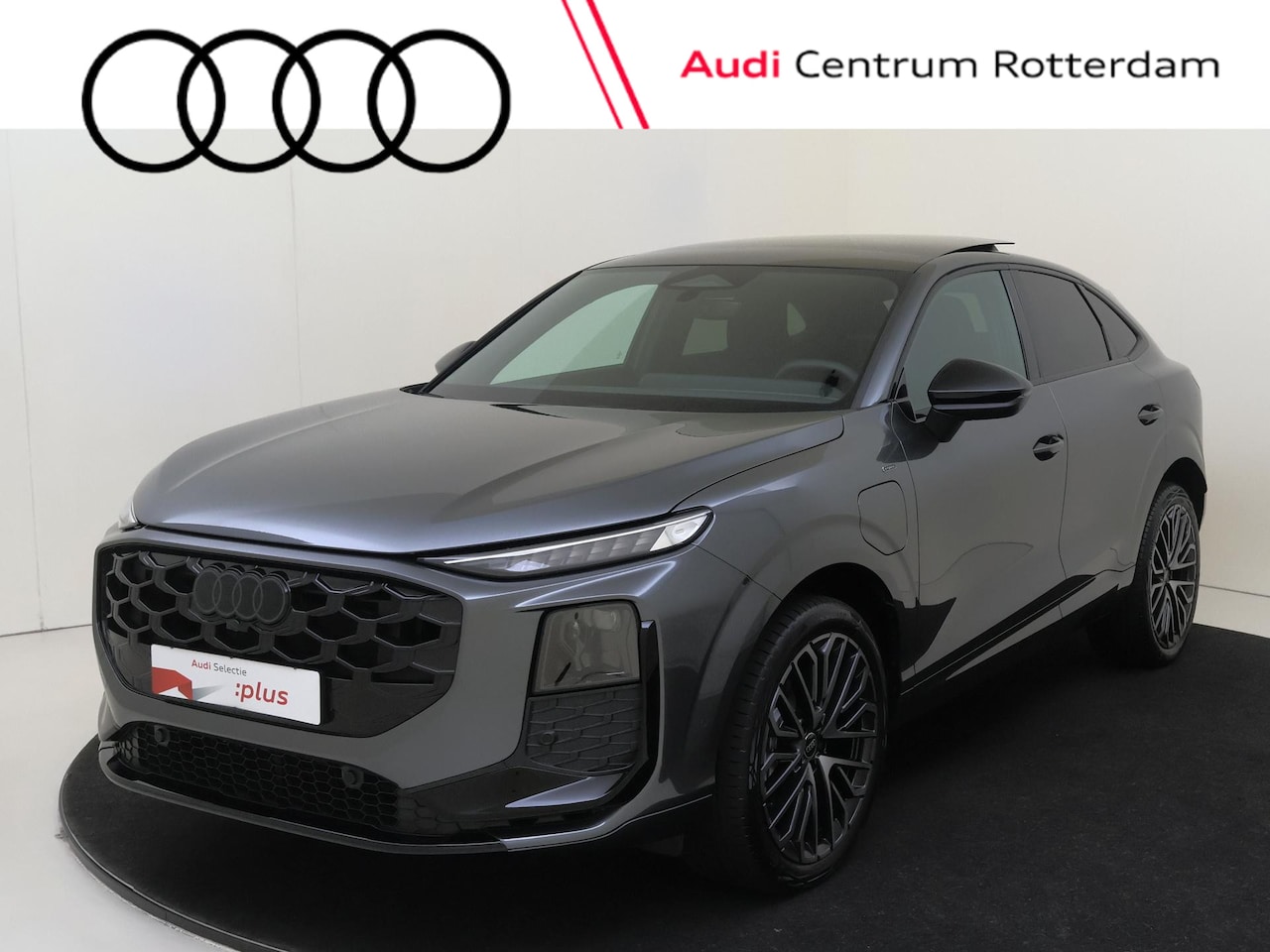 Audi Q3 Sportback - 1.5 e-hybrid S edition | SoH 99% | Panoramadak | Trekhaak | Tech Plus | Keyless | Parkeera - AutoWereld.nl