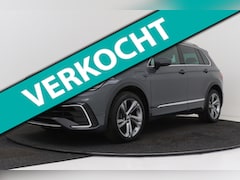 Volkswagen Tiguan - 1.4 TSI eHybrid R-Line Business+ PHEV | Org NL | CarPlay | Digital Cockpit | PDC | Keyless