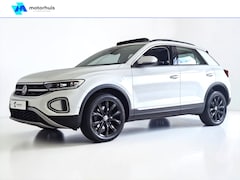 Volkswagen T-Roc - 1.5 Tsi Style Automaat IQ LIGHT PANO BEATS AUDIO CAMERA STOELV VIRTUAL