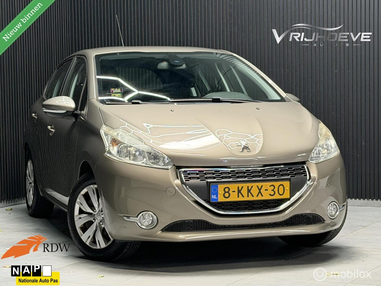 Peugeot 208 - 1.2 VTi Envy| Handel/Export - AutoWereld.nl