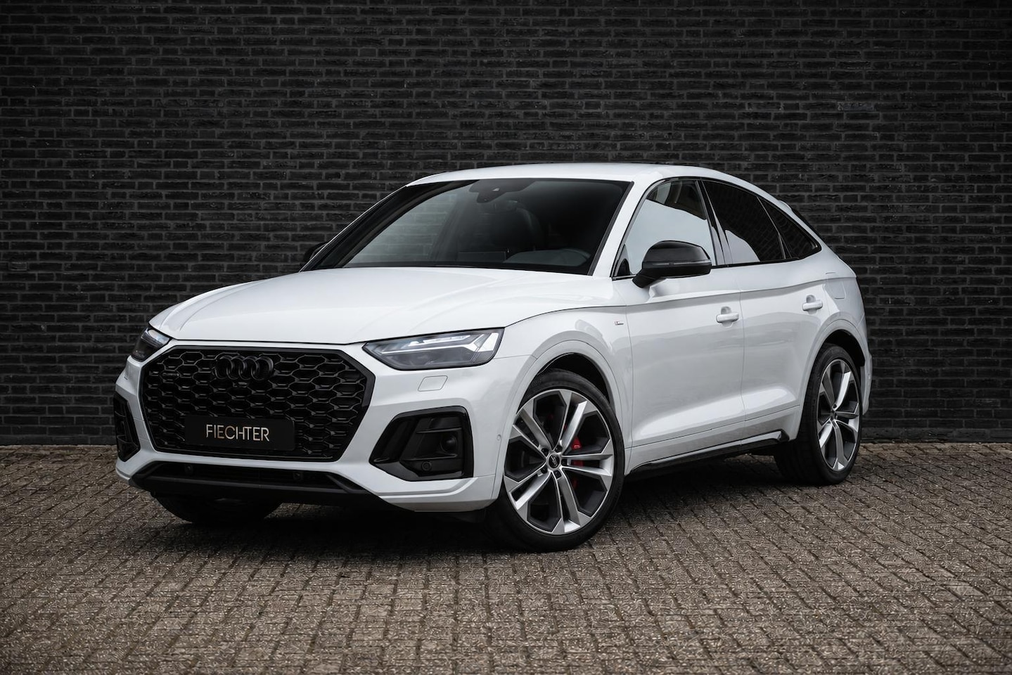 Audi Q5 Sportback - 55 TFSI e S edition Competition Ruitleder|21Inch|Sfeer|B&O - AutoWereld.nl