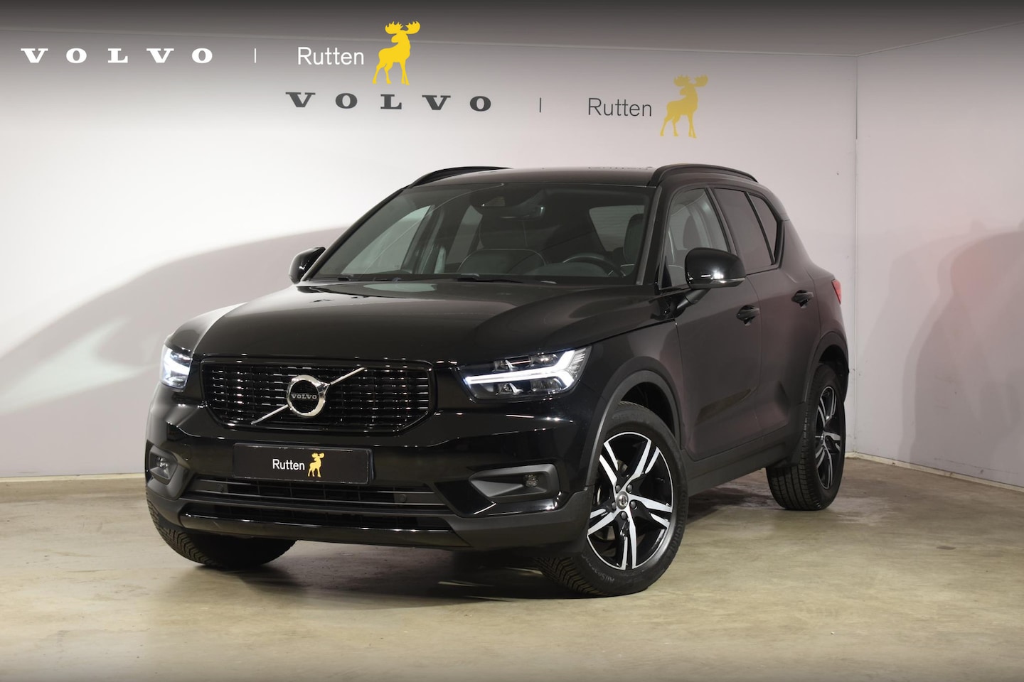 Volvo XC40 - T2 129PK Automaat R-Design / Navigatie / Parkeersensoren / Adaptieve Cruise control / R-De - AutoWereld.nl