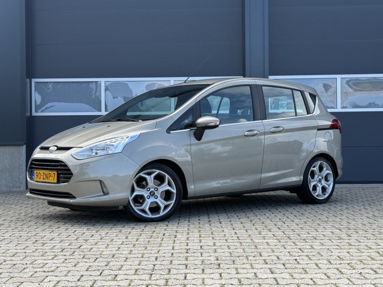 Ford B-Max - 1.0 EcoB. Titanium trekh. Nette auto - AutoWereld.nl