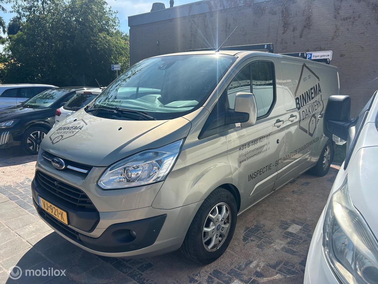 Ford Transit Custom - 2.2 TDCI L2H1 Limited Airco / Cruise - AutoWereld.nl