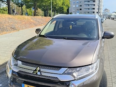 Mitsubishi Outlander - 2.4 PHEV Pure