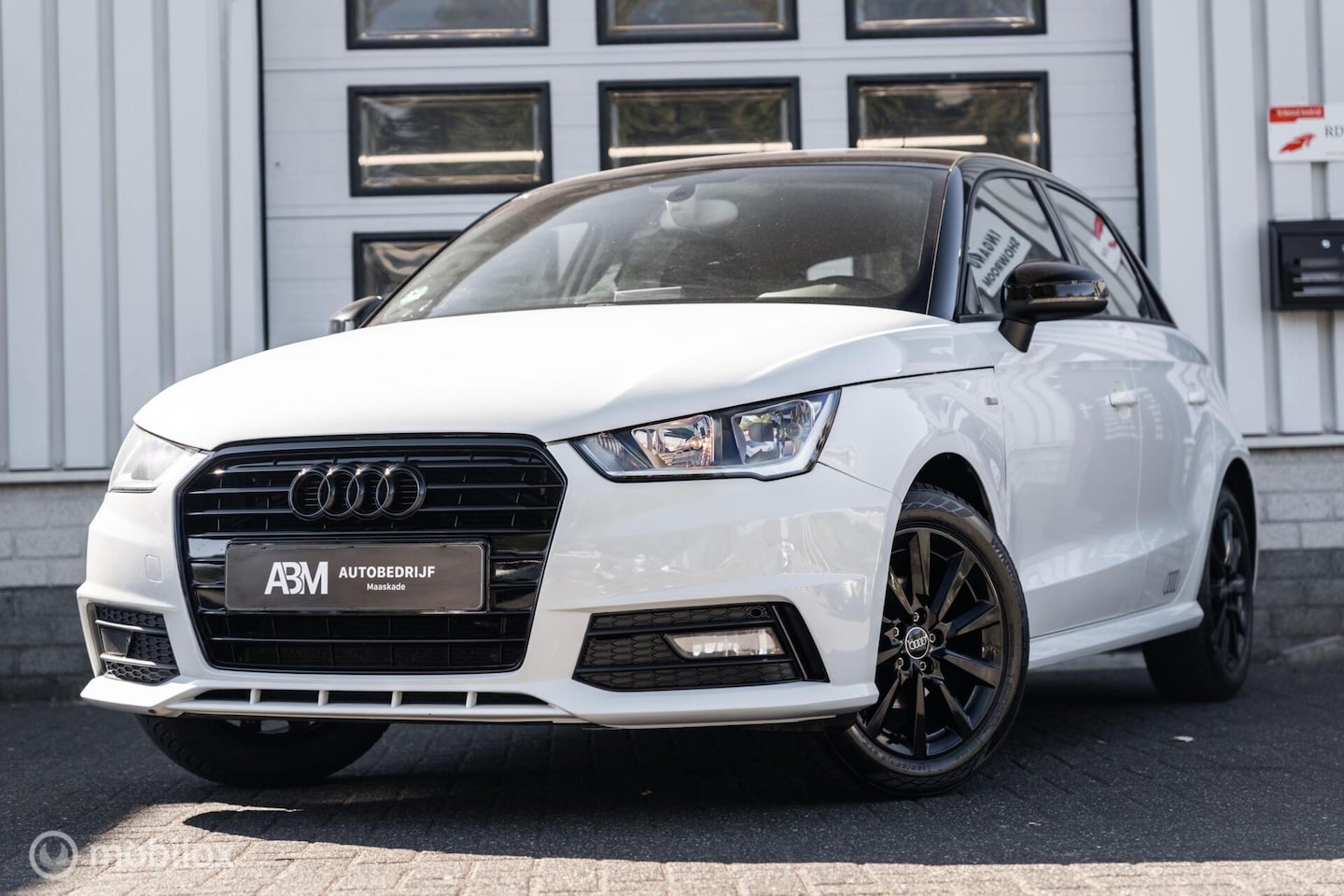 Audi A1 Sportback - 1.0 TFSI S-Line Navi Cruise Black optik - AutoWereld.nl