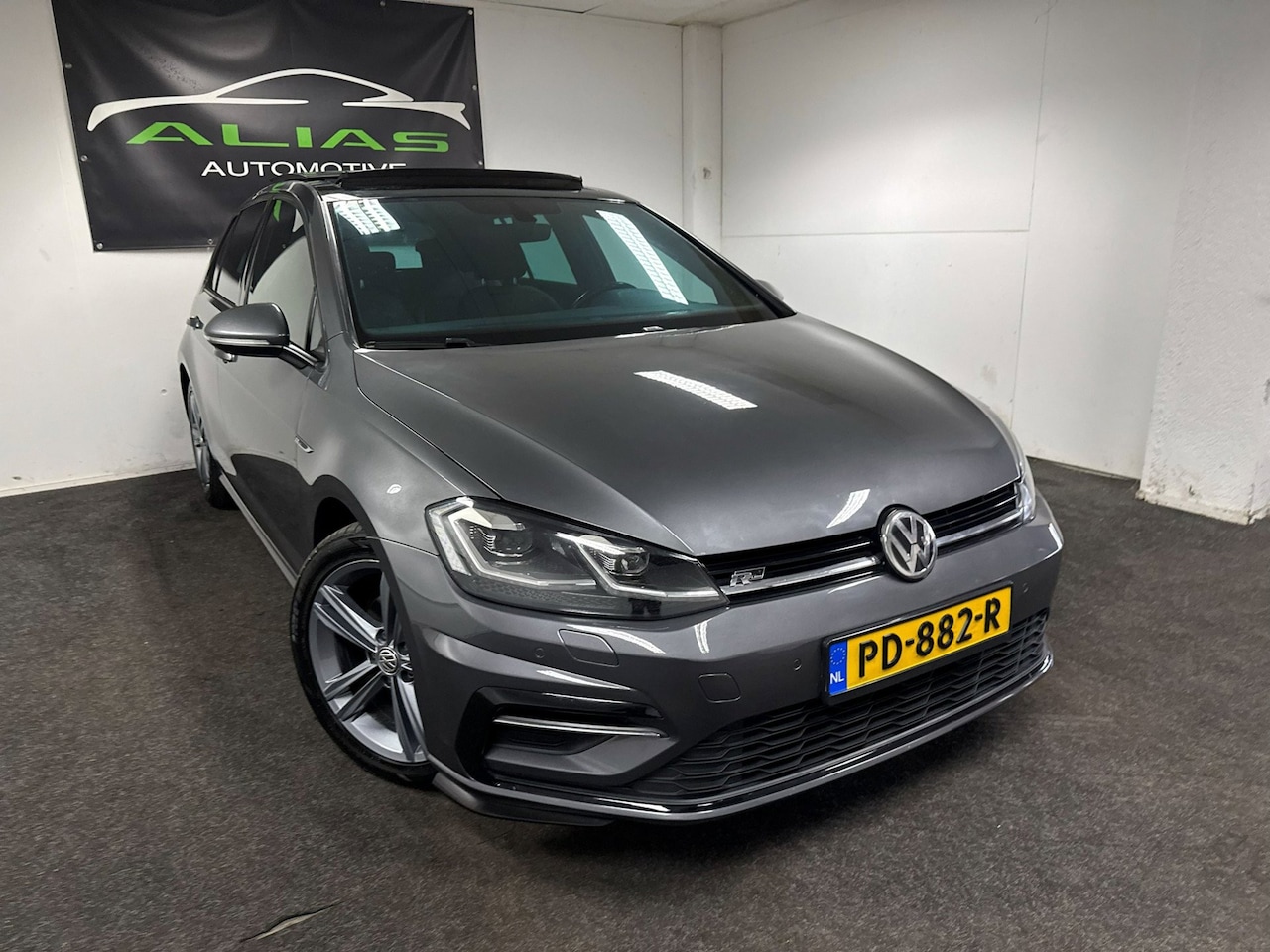 Volkswagen Golf - 1.6 TDI Highline - Navi - Virtual Dash - Sfeer - Pano - Lane Assist - Cruise - Leder - AutoWereld.nl