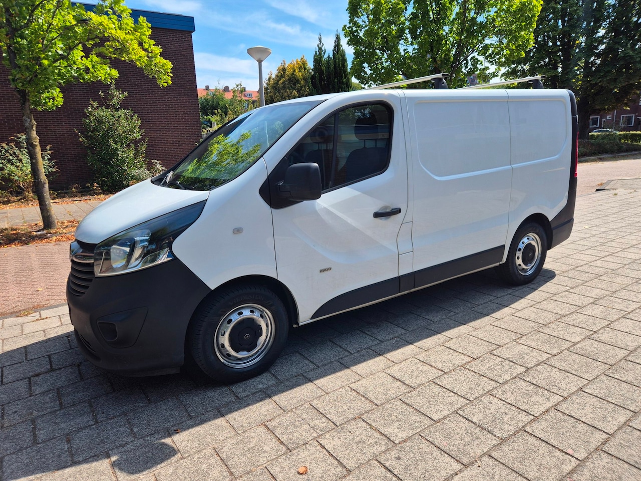 Opel Vivaro - 1.6 CDTI L1H1 Sport EcoFlex 1.6 CDTI L1H1 Sport EcoFlex - AutoWereld.nl