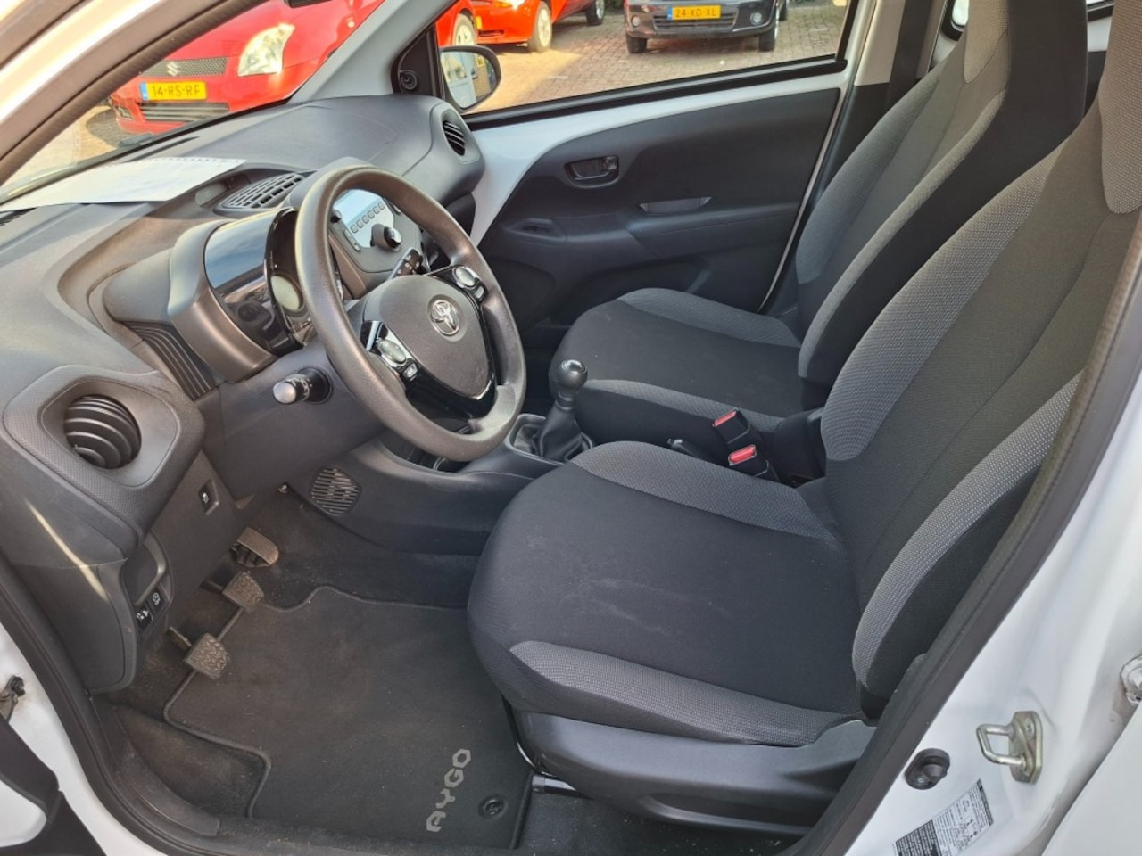 Toyota Aygo - 1.0 VVT-i-x-fun RADIO DAB/AIRCO/CRUISE/ELEC.RAMEN VOOR/1E EIGENAAR/BLUETOOTH