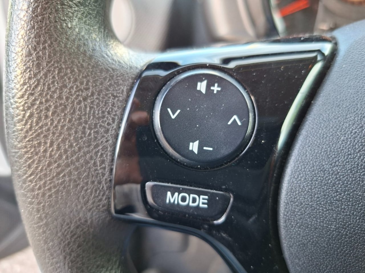 Toyota Aygo - 1.0 VVT-i-x-fun RADIO DAB/AIRCO/CRUISE/ELEC.RAMEN VOOR/1E EIGENAAR/BLUETOOTH