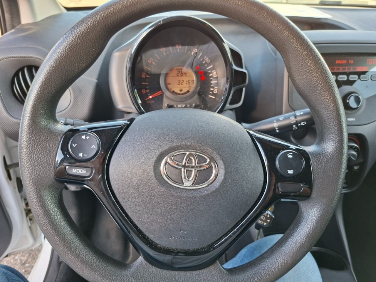 Toyota Aygo - 1.0 VVT-i-x-fun RADIO DAB/AIRCO/CRUISE/ELEC.RAMEN VOOR/1E EIGENAAR/BLUETOOTH