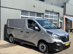 Renault Trafic - 1.6 dCi L1H1 BTW en BPM VRIJ Airco Cruise controle 2-Persoons Telefoonverbinding Parkeerse