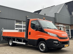 Iveco Daily - 35C14 2.3 375 Laadklep 500kg Trekhaak 3500kg trekgewicht Airco 2-Persoons Open laadbak Pic
