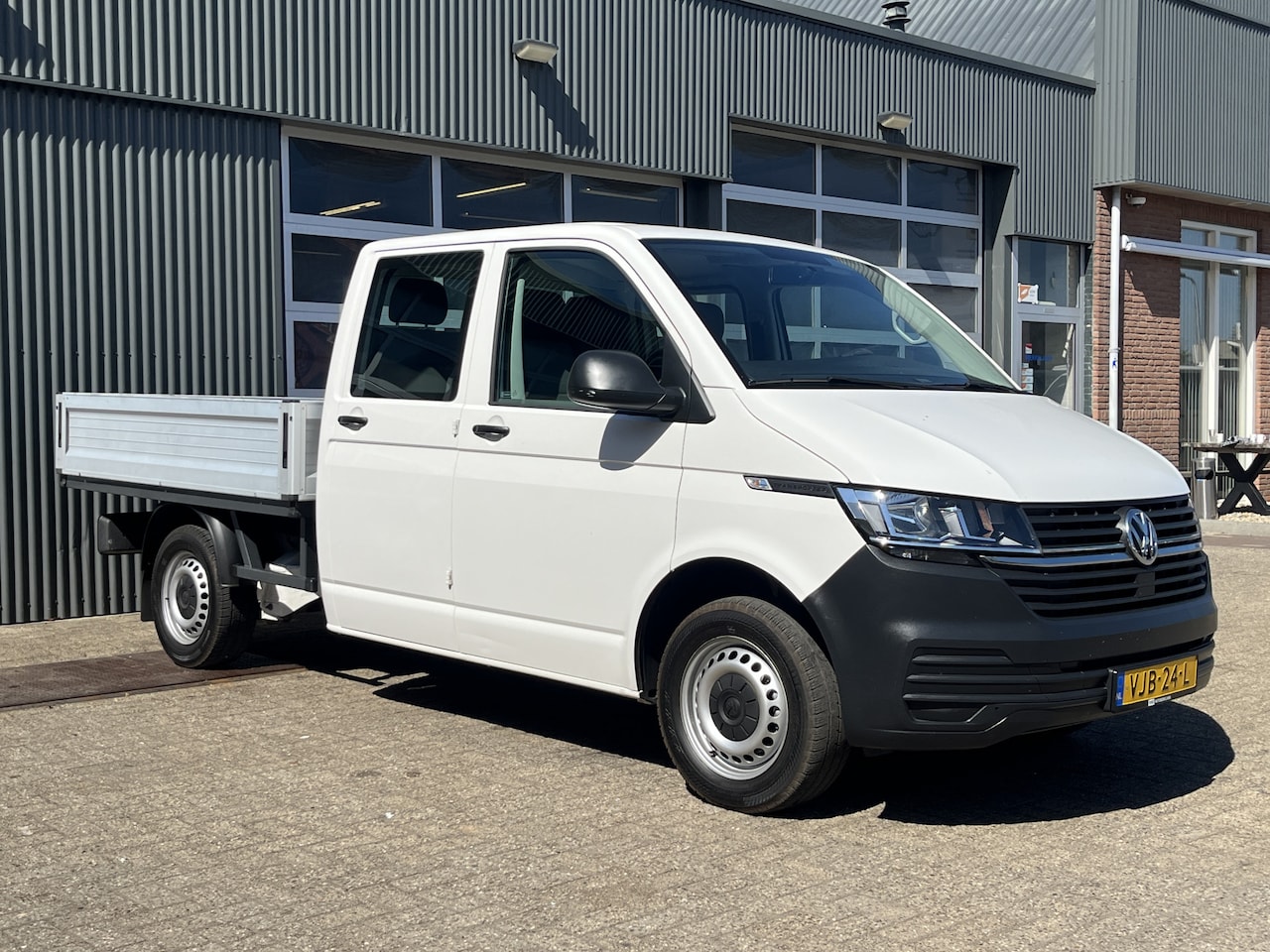 Volkswagen Transporter - 2.0 TDI L2H1 DC Euro 6 Pick up Dubbele cabine open laadbak Pick-up Airco Telefoonverbindin - AutoWereld.nl