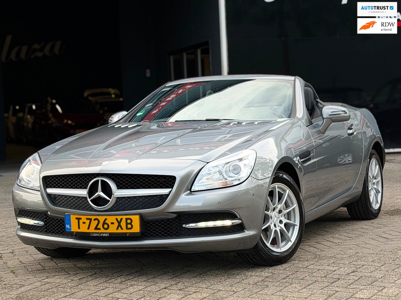 Mercedes-Benz SLK-klasse - 200 CarbonLOOK Edition AUTOMAAT NEK-STOELVERW./PANO/LEDER/PDC/NAVI | NETTE AUTO ! - AutoWereld.nl