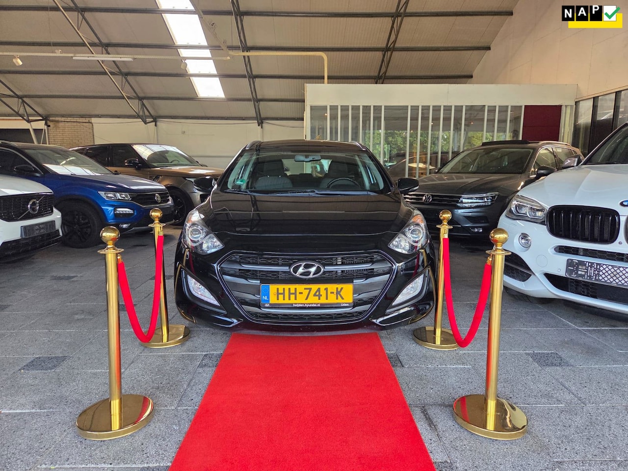 Hyundai i30 Wagon - 1.6 CRDi 136PK AUT NAVI CAMERA LOW KM ! 2015 - AutoWereld.nl