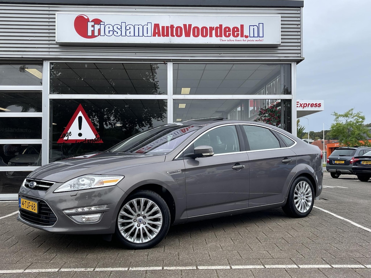 Ford Mondeo - 2.0 EcoBoost Platinum /Automaat/Schuif-kanteldak/Climate/Alcantara interieur/Trekhaak/ - AutoWereld.nl
