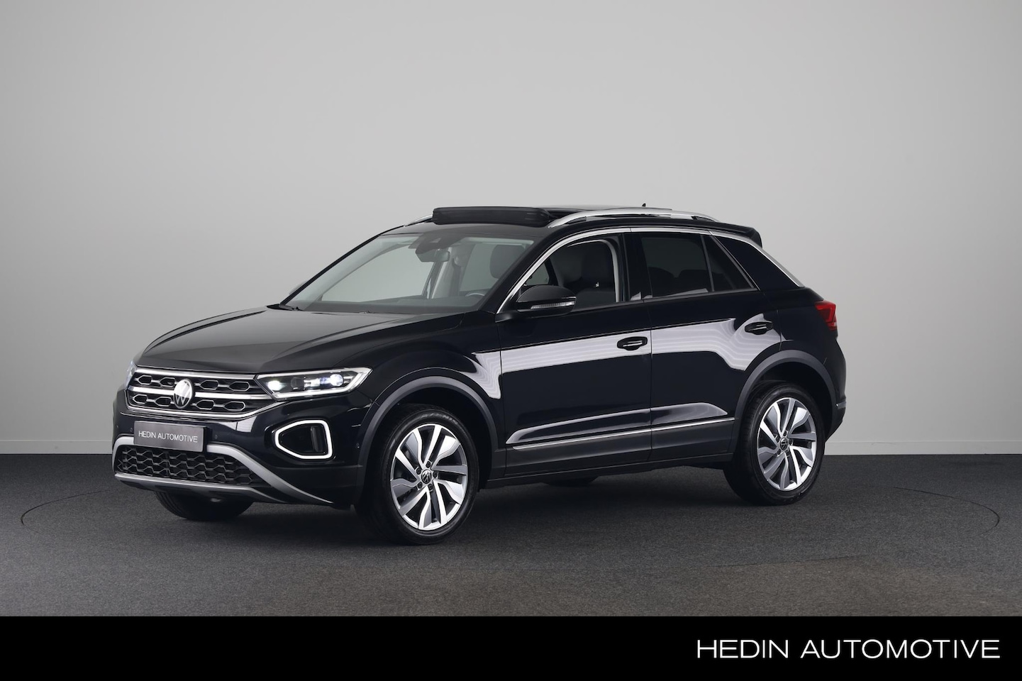Volkswagen T-Roc - 1.0 TSI Style | Panoramadak | Carplay | Adaptive Cruise Control | Camera | Stoelverwarming - AutoWereld.nl