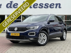 Volkswagen T-Roc - 1.0 TSI Style Pano, Navi, Trekhaak, Rijklaar met beurt & garantie