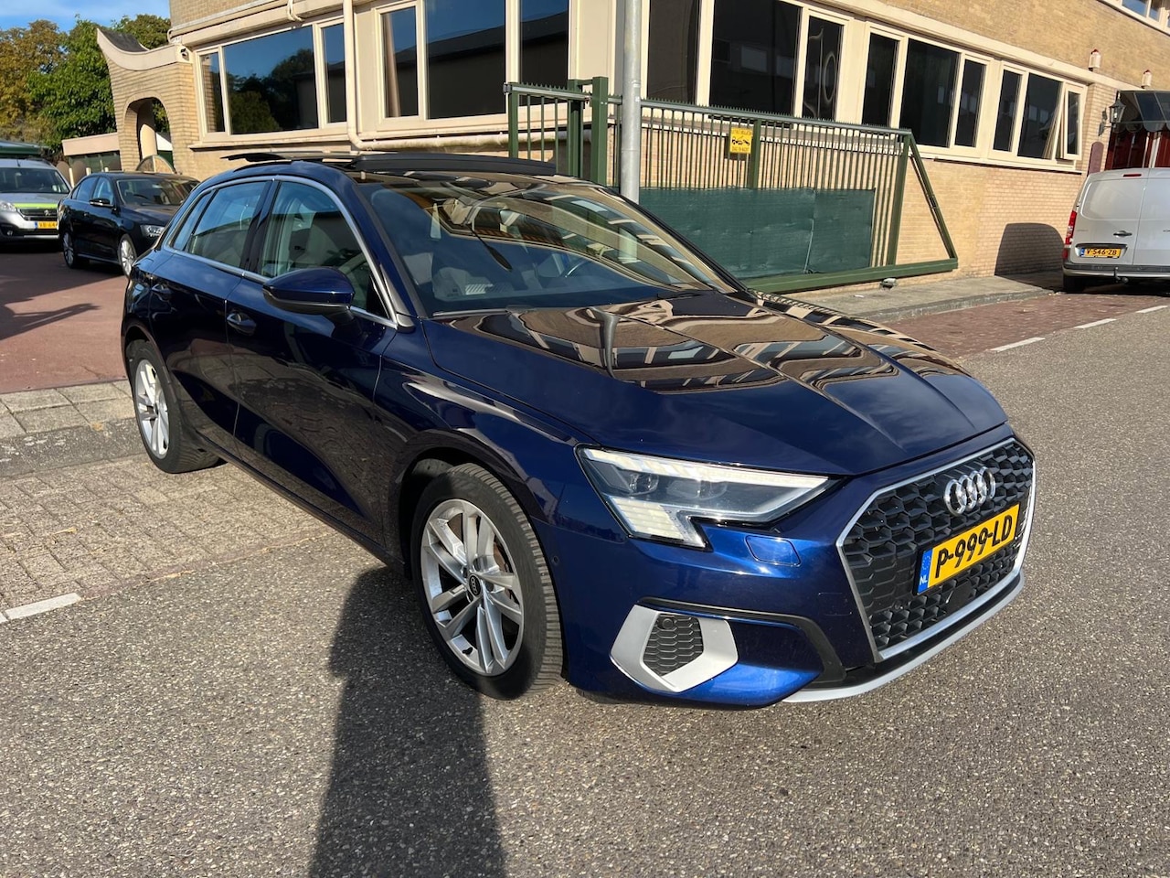 Audi A3 Sportback - 35 TFSI Business edition Panoramadak - AutoWereld.nl