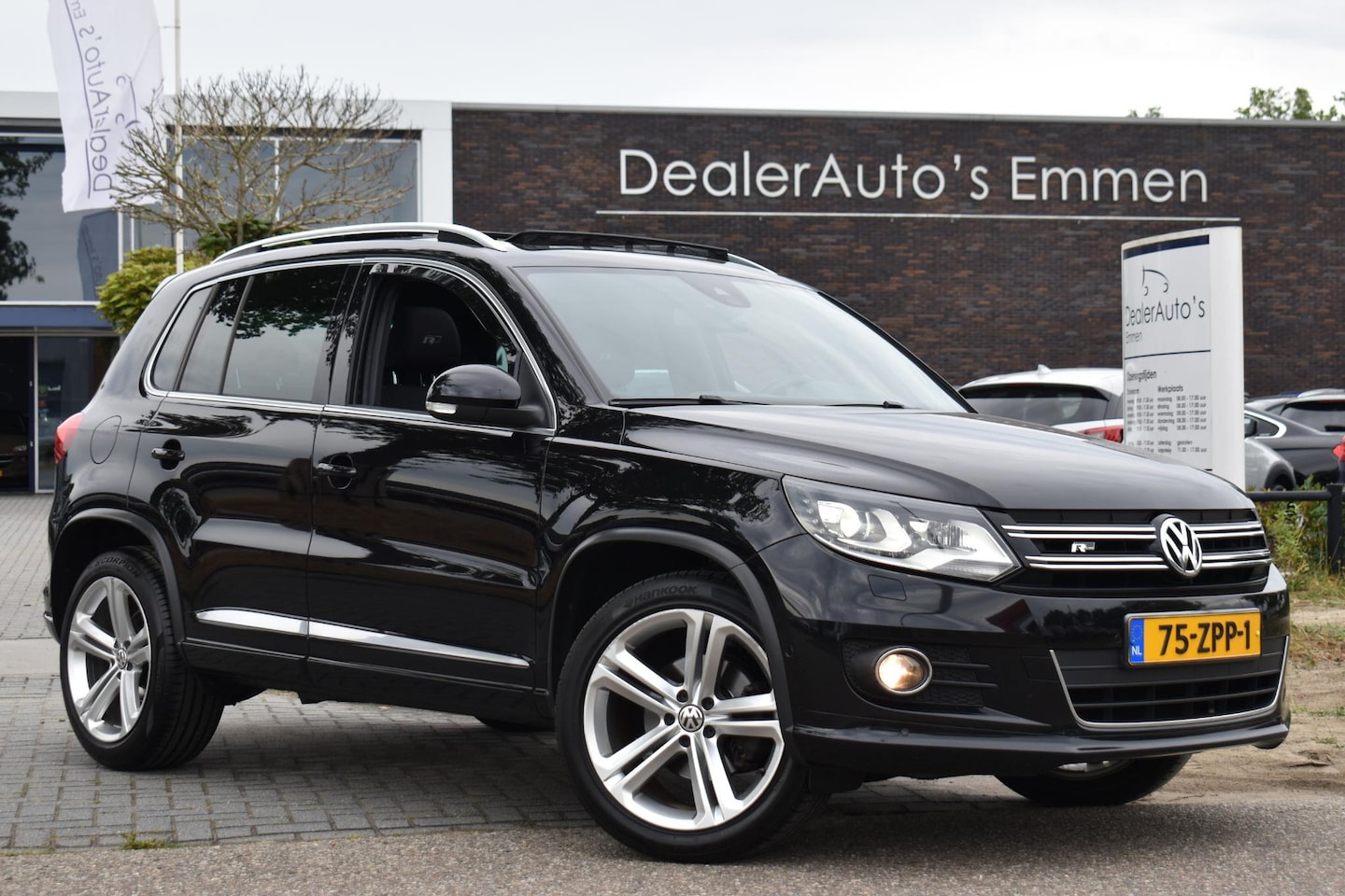 Volkswagen Tiguan - 1.4 TSI R-LINE PANODAK XENON NAVI - AutoWereld.nl