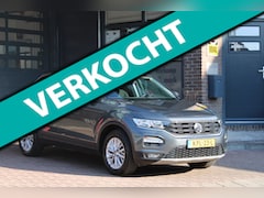 Volkswagen T-Roc - 1.0 TSI Style Business / Camera / Adaptive Cruise / Carplay / PDC